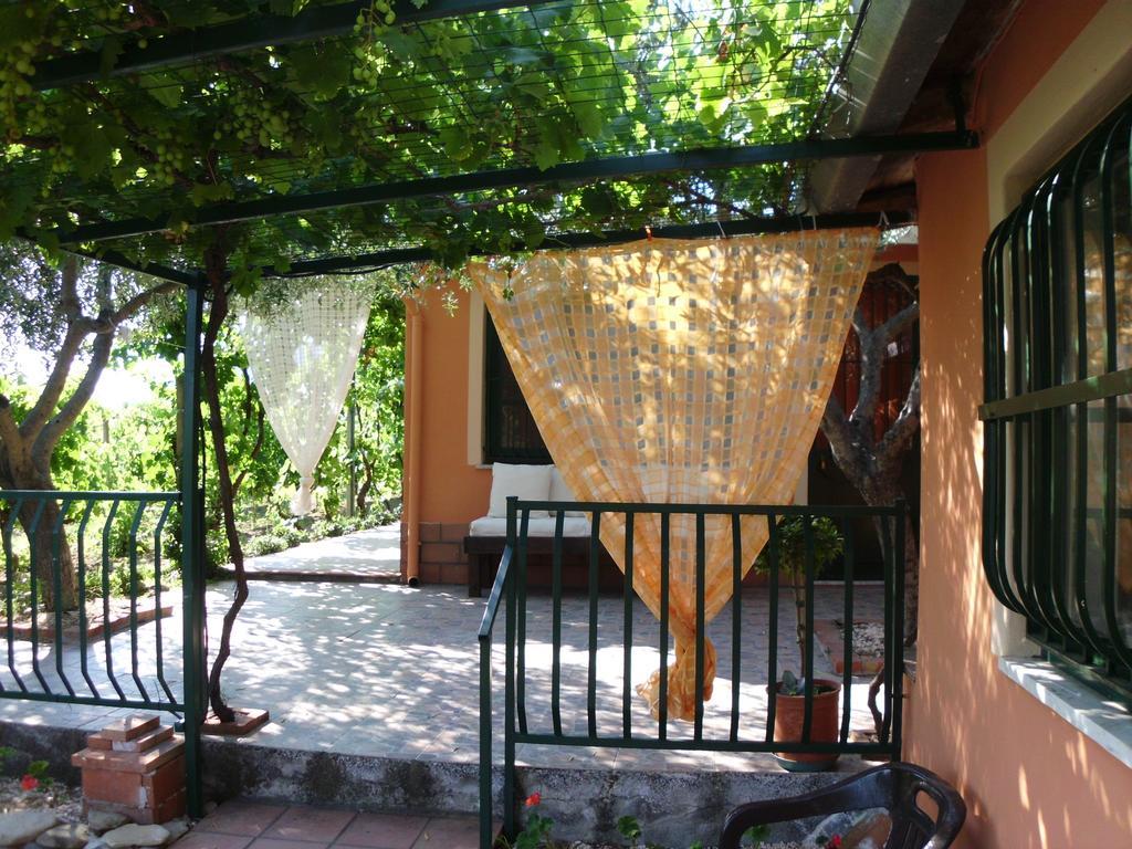 Il Vigneto "Cottage" Gaggi Bagian luar foto